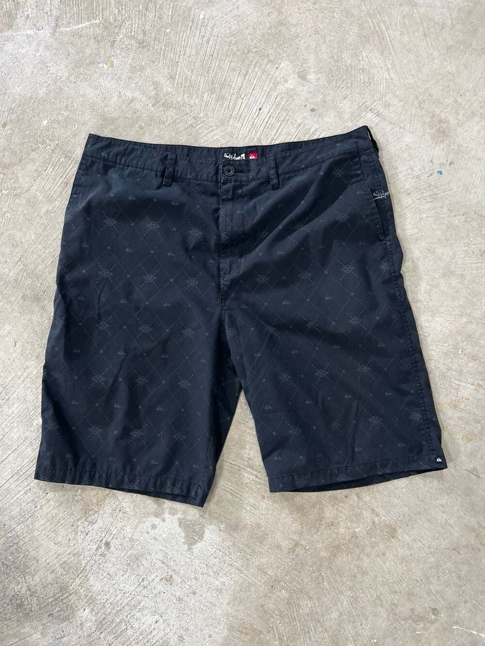 Vintage Y2K Quiksilver Black Monogram All Over Print Chino Shorts Men’s 40